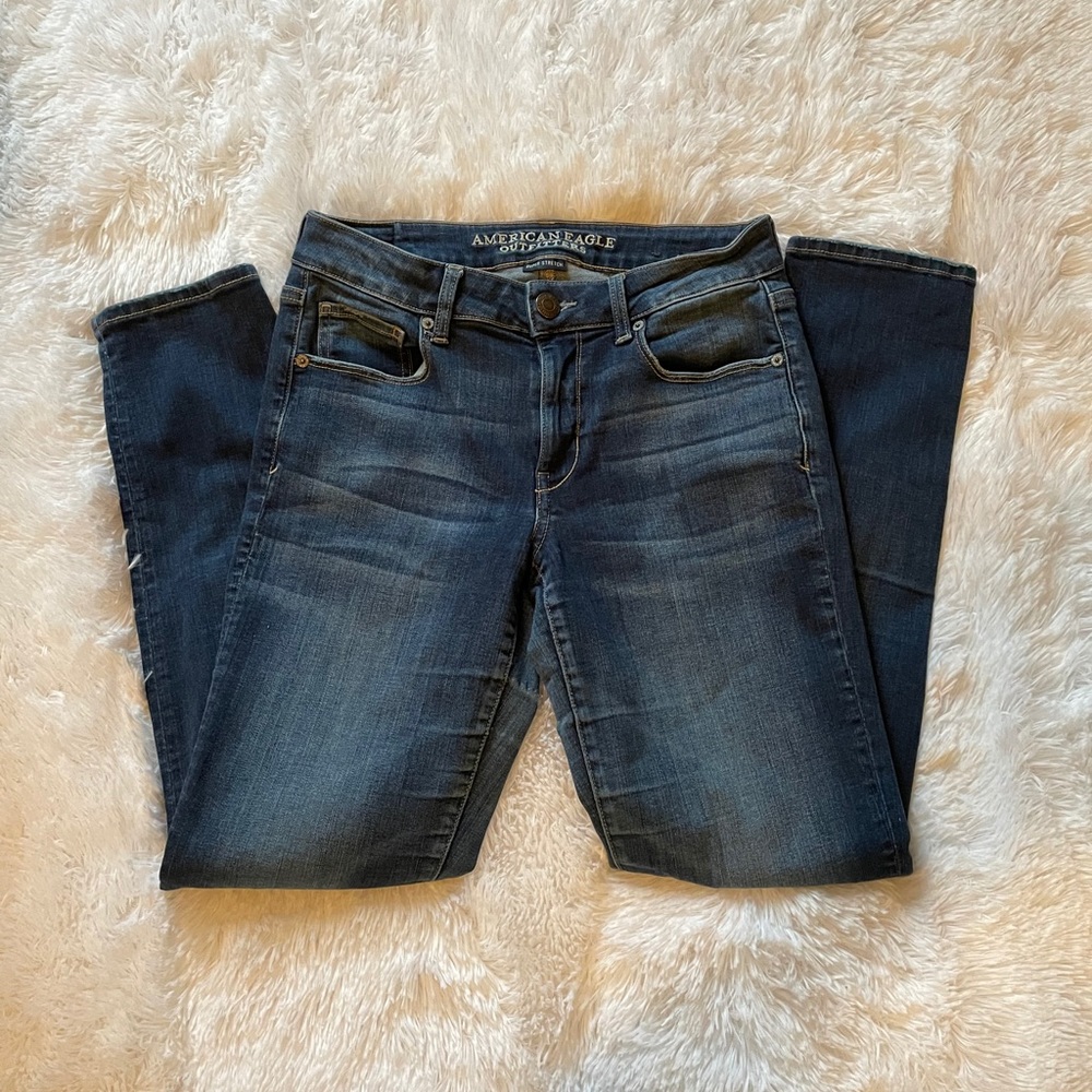 Size 8 American eagle skinny jeans